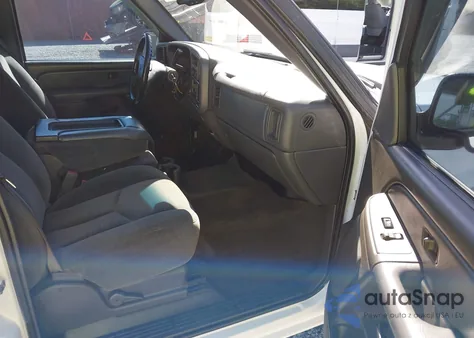 2005 Chevrolet Silverado 1500 Ls z USA, uszkodzony, nr VIN 2GCEC13T451334360